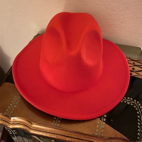 Fedora - Picture 3 of 3